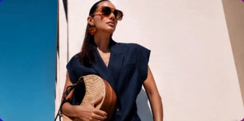 A model in an İpekyol outfit